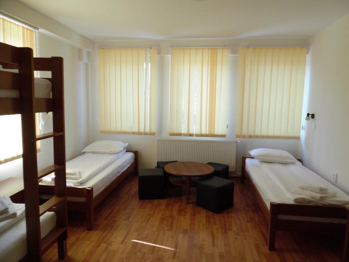 Хостелы Hostel Septimia Одорхею-Секуеск